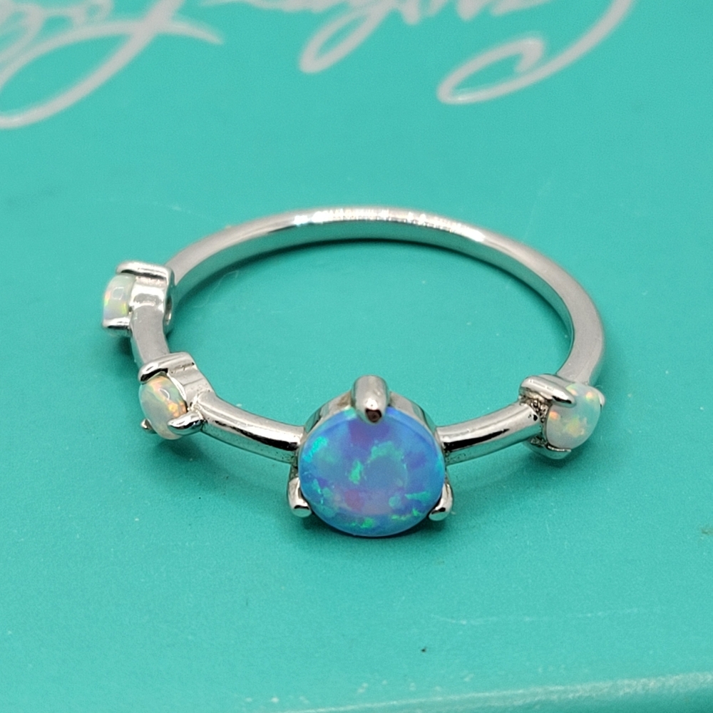Beautiful Fire Opal Ring - image 2